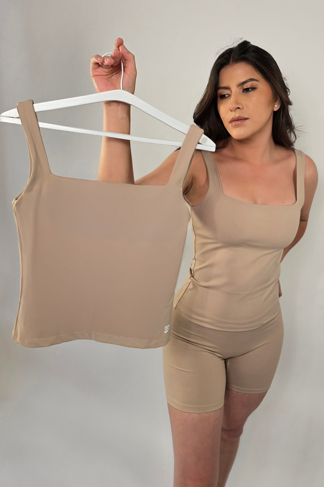 Square Up Tank Top | Tela PowerFit | Color Nude | Compresión Alta