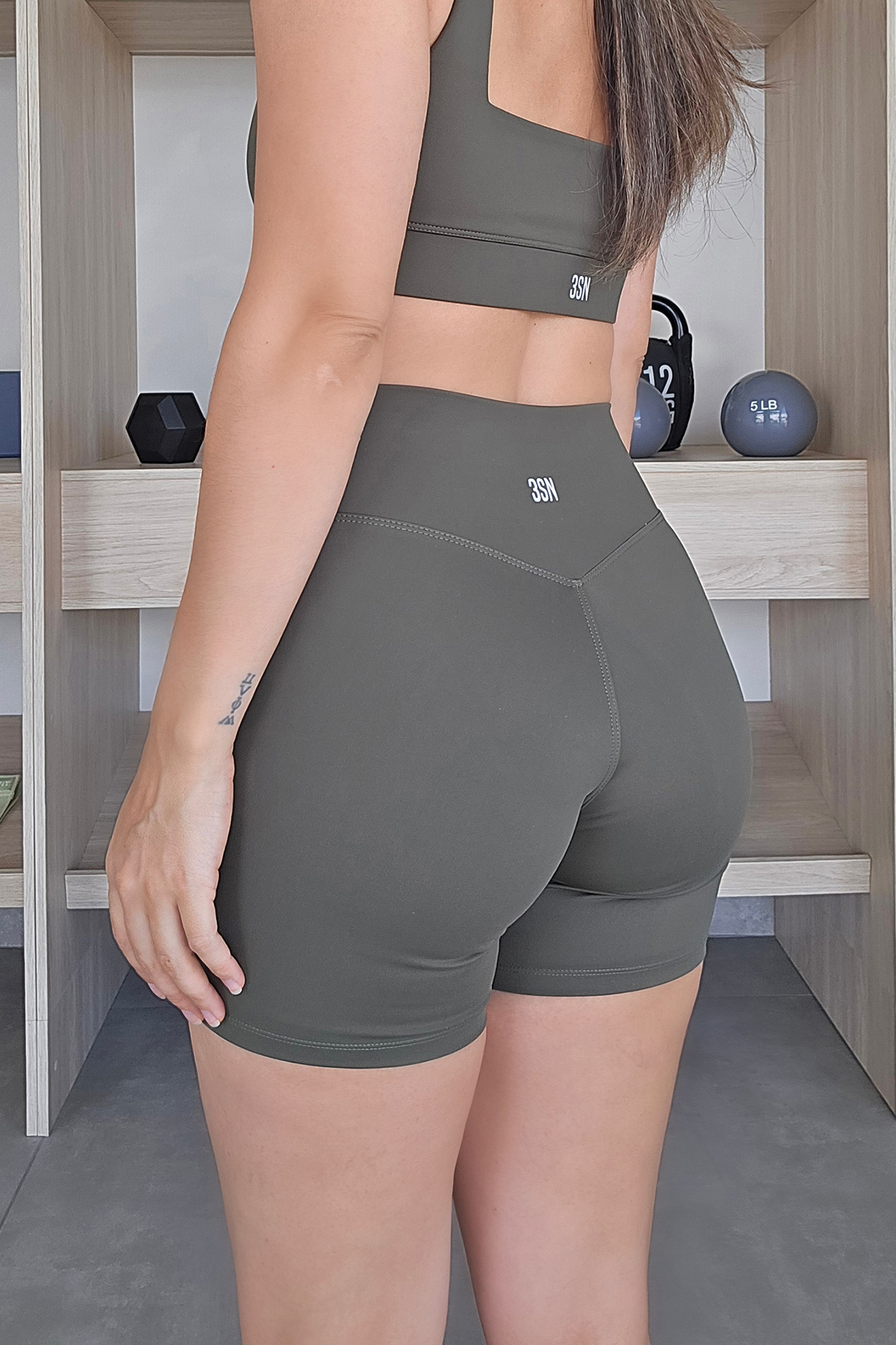 Power Up Shorts | Tela SoftFit | Color Washed Black | Compresión Ligera